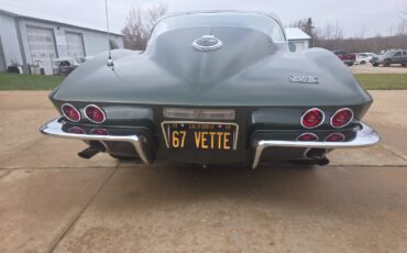 Chevrolet-Corvette-1967-Coupe-10