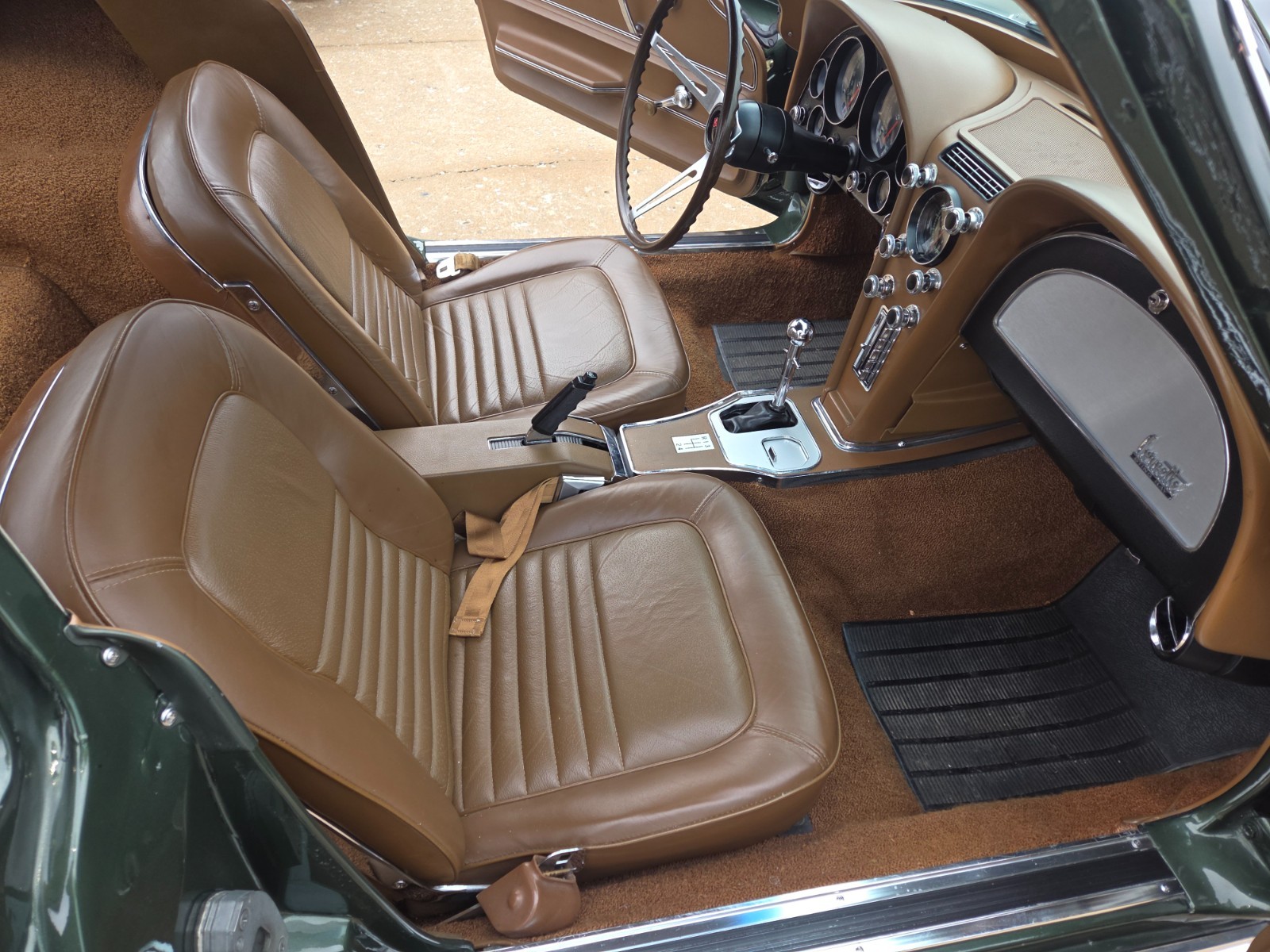 Chevrolet-Corvette-1967-Coupe-22