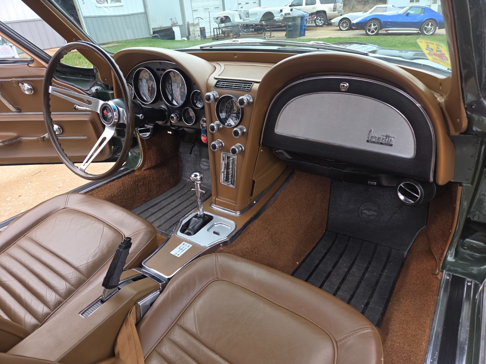 Chevrolet-Corvette-1967-Coupe-23