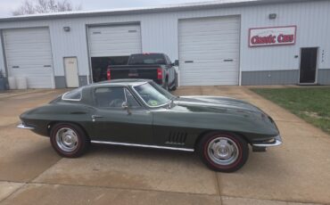 Chevrolet-Corvette-1967-Coupe-4