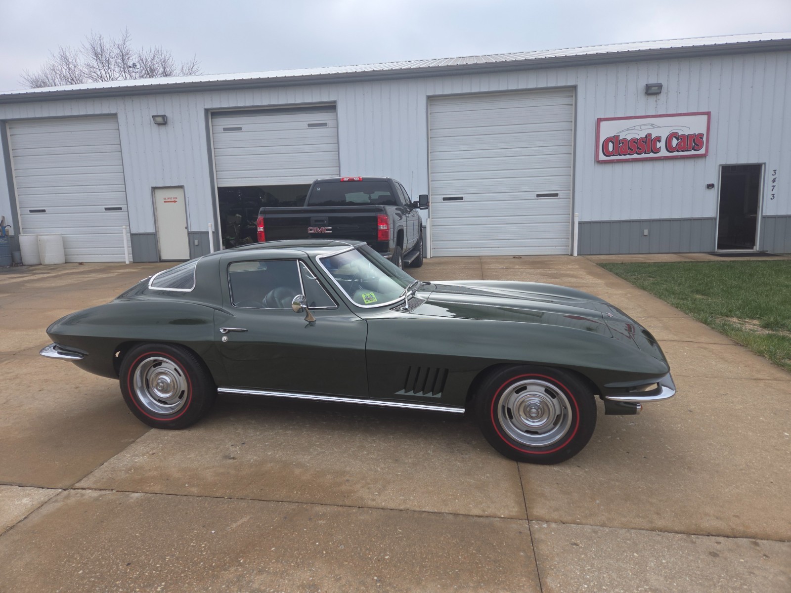 Chevrolet-Corvette-1967-Coupe-4