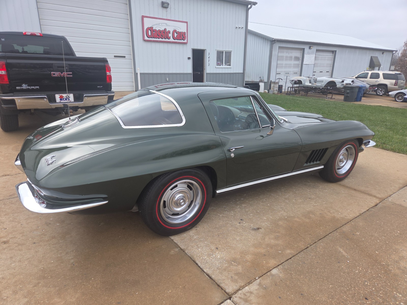 Chevrolet-Corvette-1967-Coupe-6