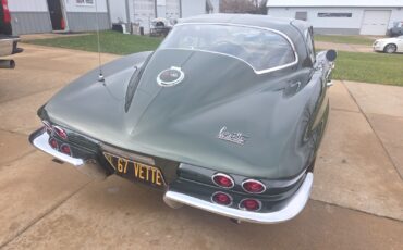 Chevrolet-Corvette-1967-Coupe-9