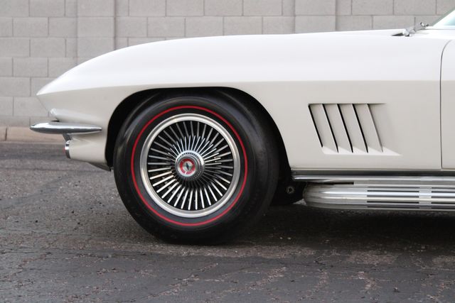 Chevrolet-Corvette-1967-Ermine-White-Black-10