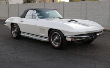 Chevrolet-Corvette-1967-Ermine-White-Black-13