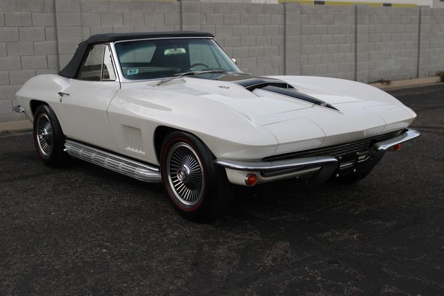 Chevrolet-Corvette-1967-Ermine-White-Black-19