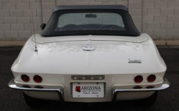 Chevrolet-Corvette-1967-Ermine-White-Black-21