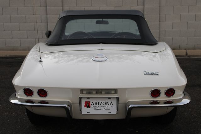Chevrolet-Corvette-1967-Ermine-White-Black-21