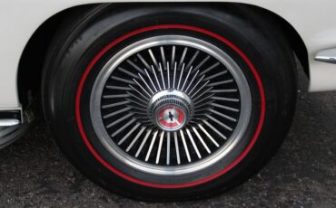 Chevrolet-Corvette-1967-Ermine-White-Black-43