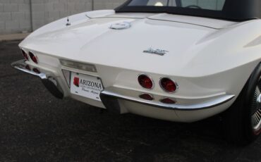 Chevrolet-Corvette-1967-Ermine-White-Black-46