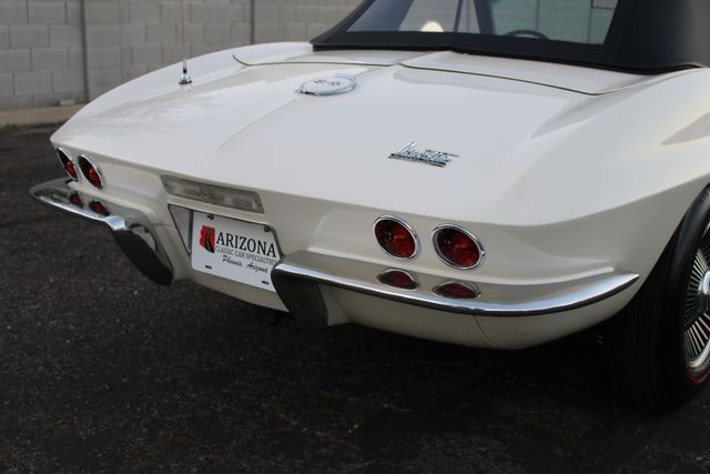 Chevrolet-Corvette-1967-Ermine-White-Black-46