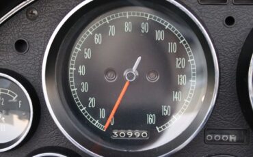 Chevrolet-Corvette-1967-Ermine-White-Black-49