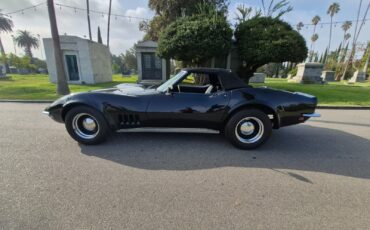 Chevrolet-Corvette-1968-Convertible-1