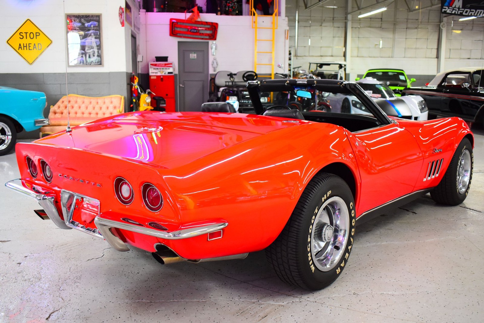 Chevrolet-Corvette-1969-Convertible-10