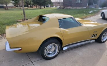Chevrolet-Corvette-1969-Coupe-3