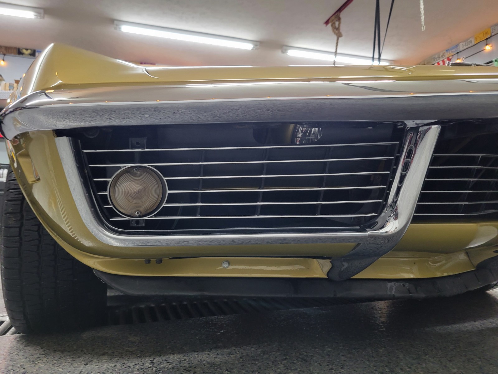 Chevrolet-Corvette-1969-Coupe-35