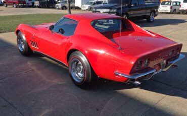 Chevrolet-Corvette-1969-Coupe-9