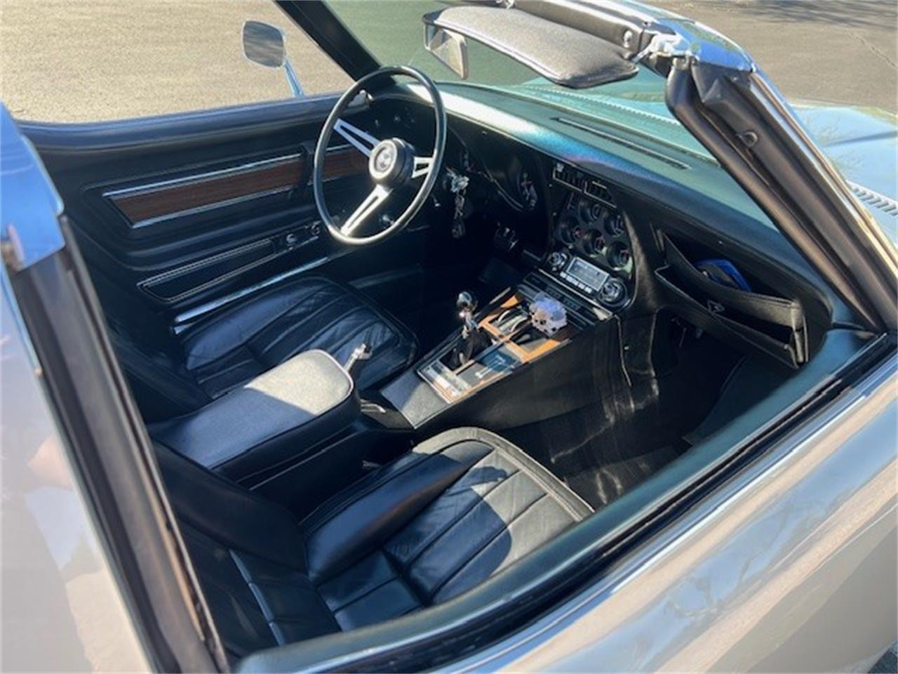 Chevrolet-Corvette-1970-Cortez-Silver-Black-23