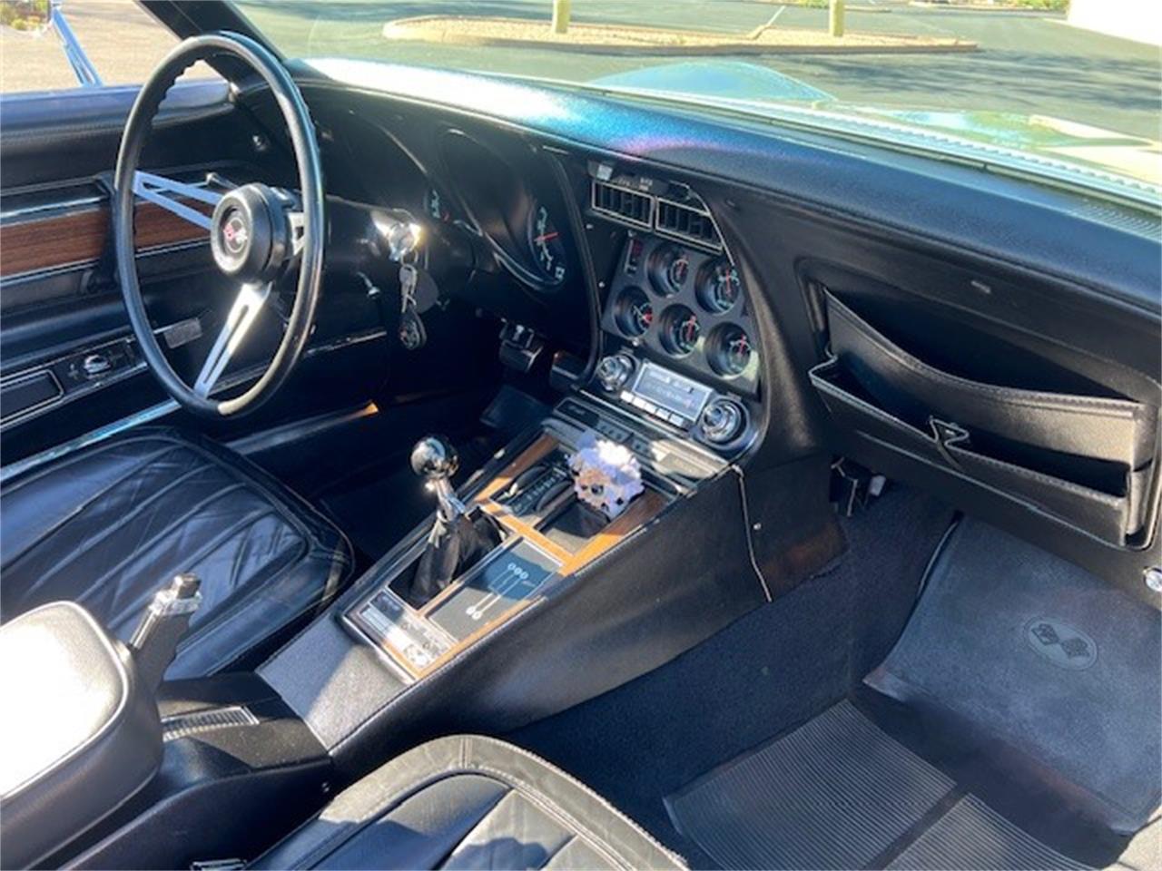 Chevrolet-Corvette-1970-Cortez-Silver-Black-3