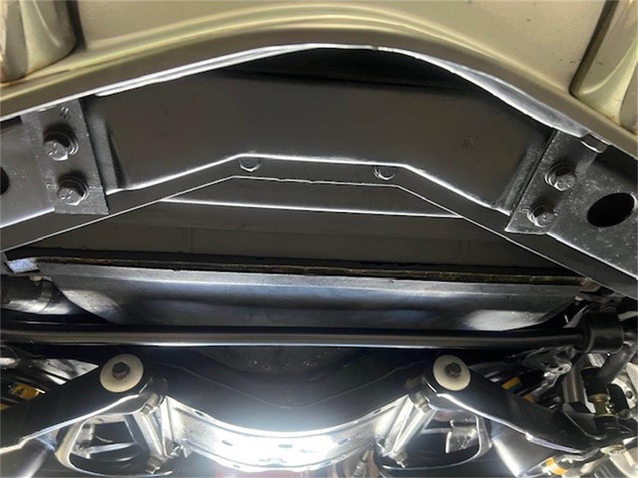 Chevrolet-Corvette-1970-Cortez-Silver-Black-38