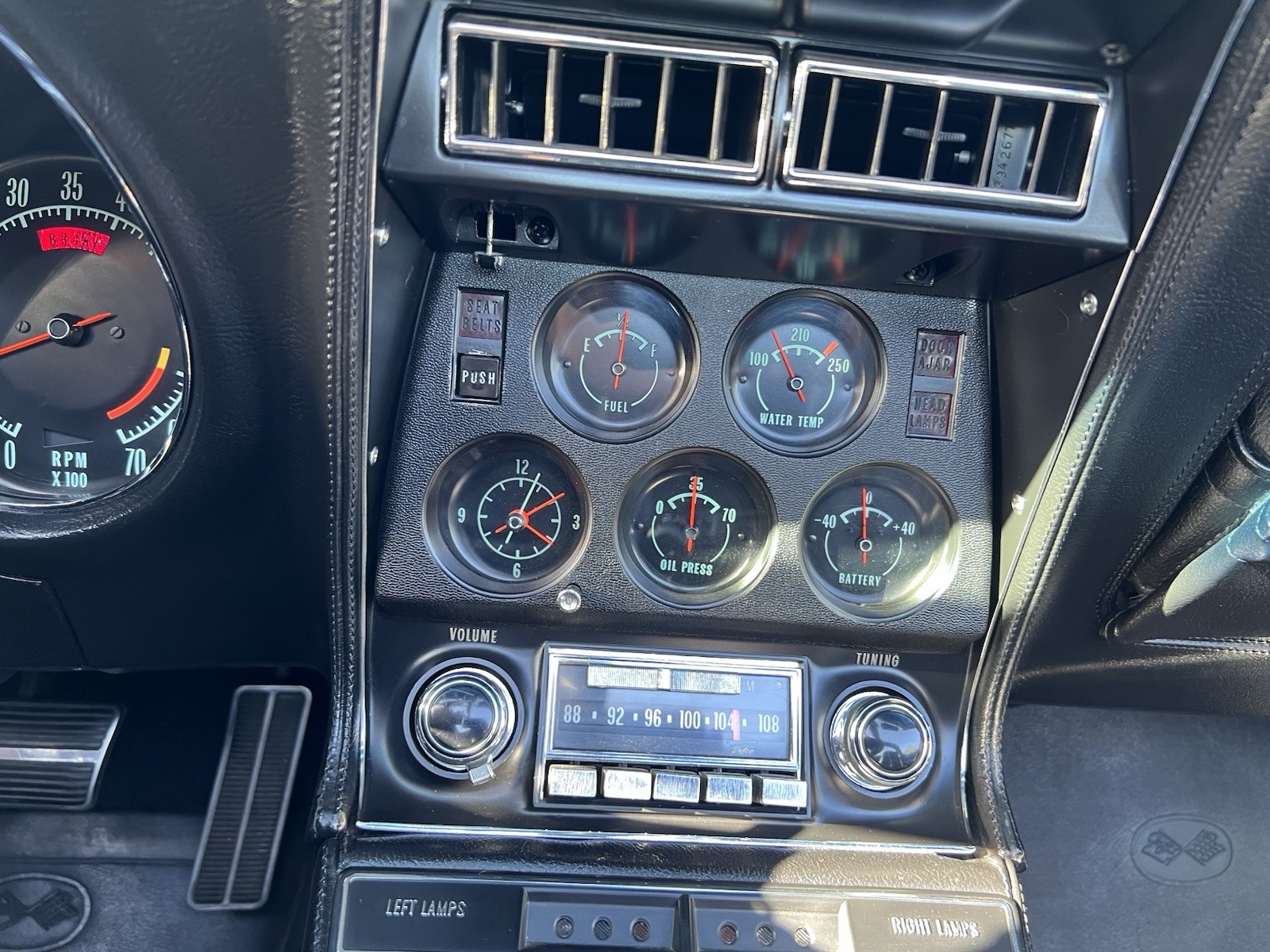 Chevrolet-Corvette-1970-Coupe-14