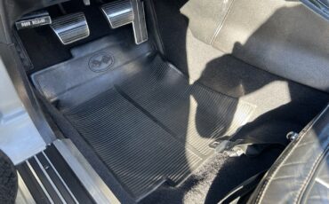 Chevrolet-Corvette-1970-Coupe-17