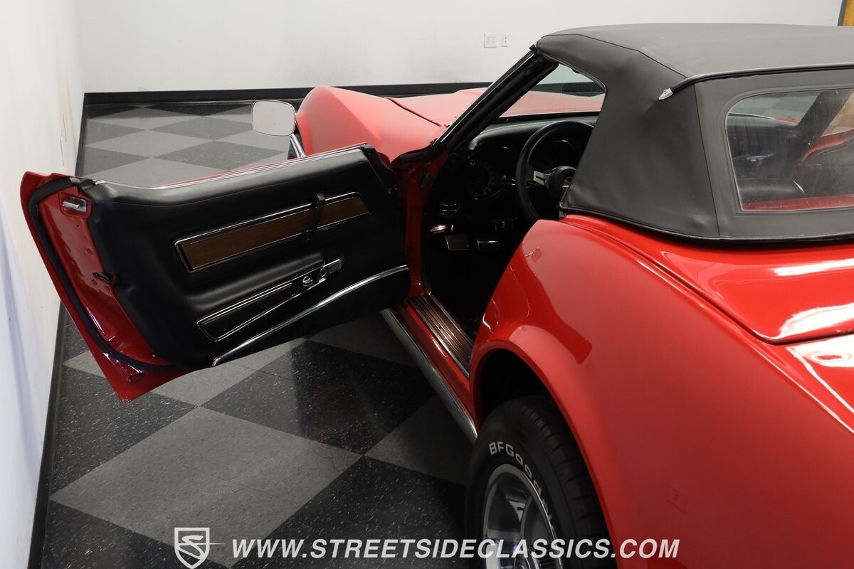 Chevrolet-Corvette-1971-Convertible-32