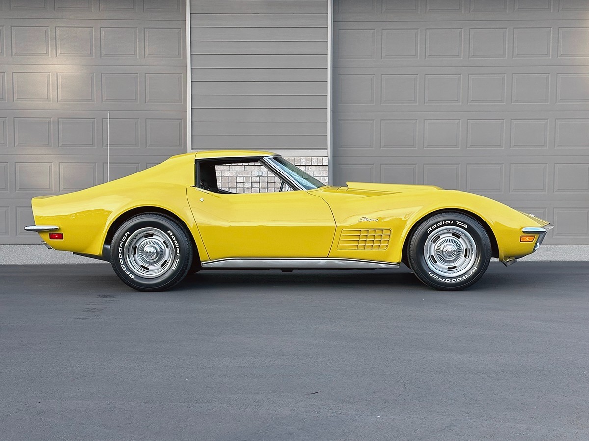 Chevrolet-Corvette-1971-Coupe-13