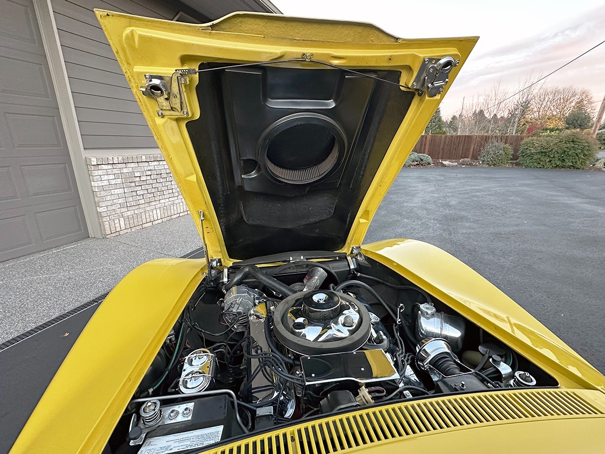 Chevrolet-Corvette-1971-Coupe-19