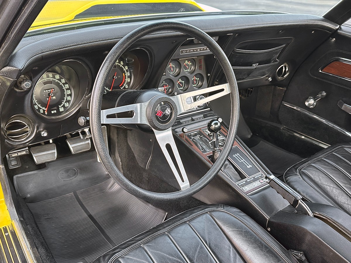 Chevrolet-Corvette-1971-Coupe-24