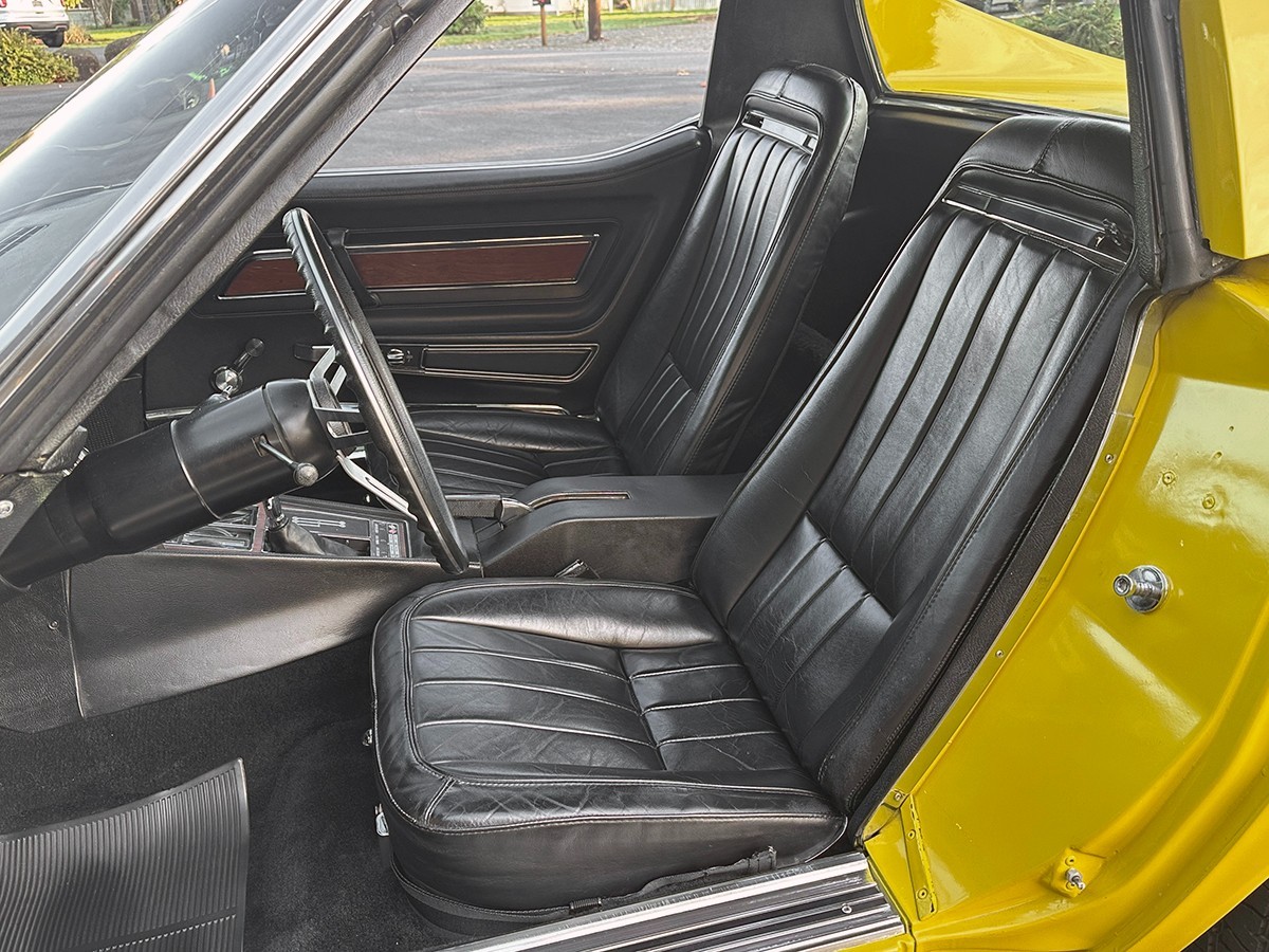 Chevrolet-Corvette-1971-Coupe-26