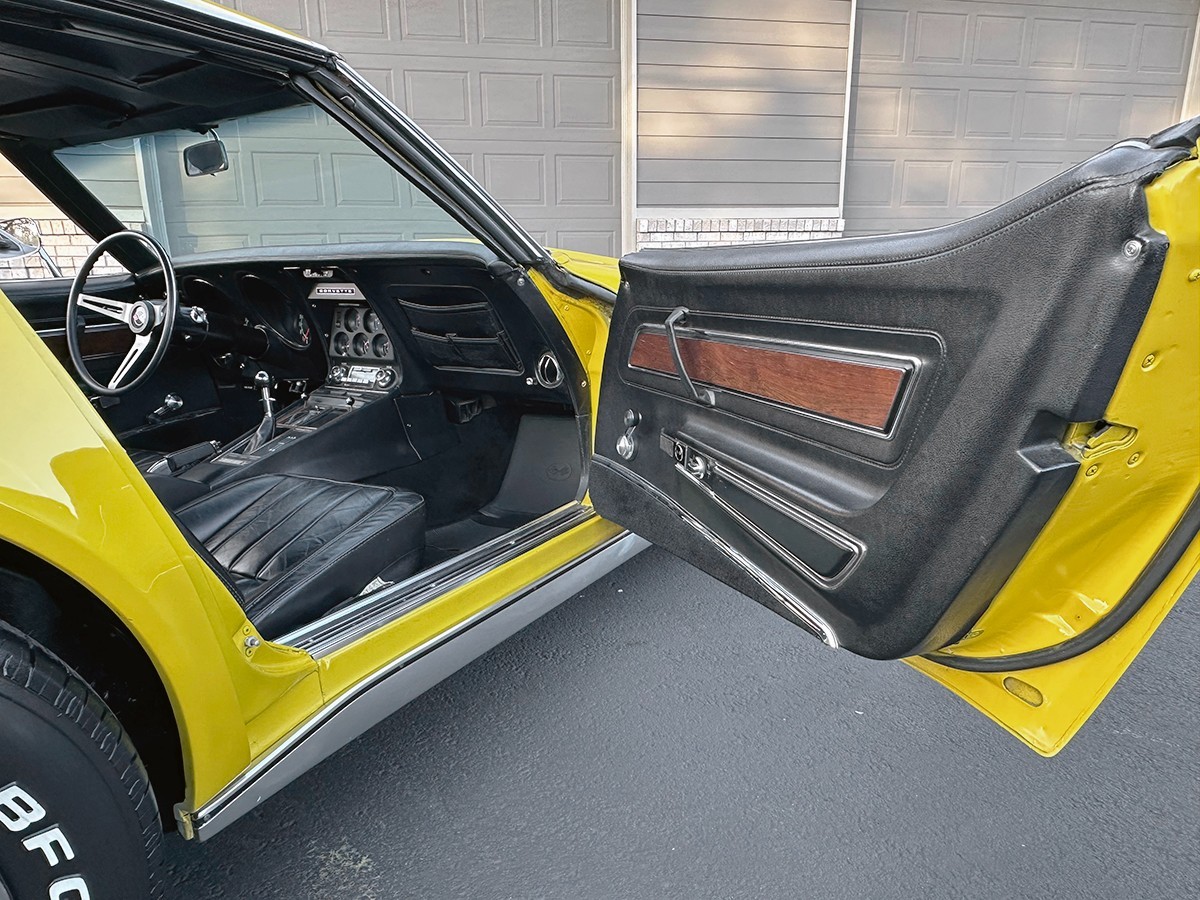 Chevrolet-Corvette-1971-Coupe-34