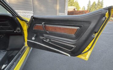 Chevrolet-Corvette-1971-Coupe-35