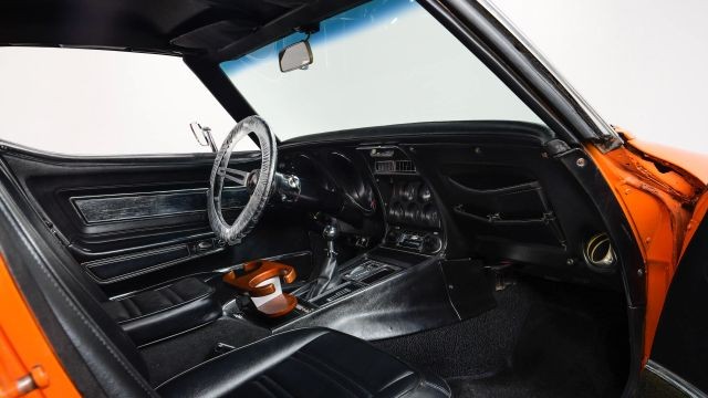 Chevrolet-Corvette-1972-18