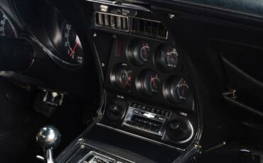 Chevrolet-Corvette-1972-19