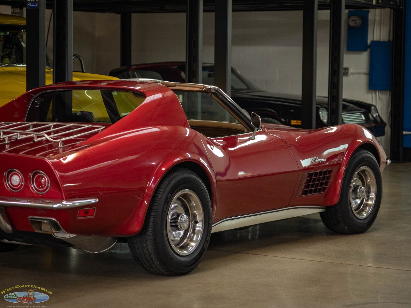 Chevrolet-Corvette-1972-2-Door-Coupe-25