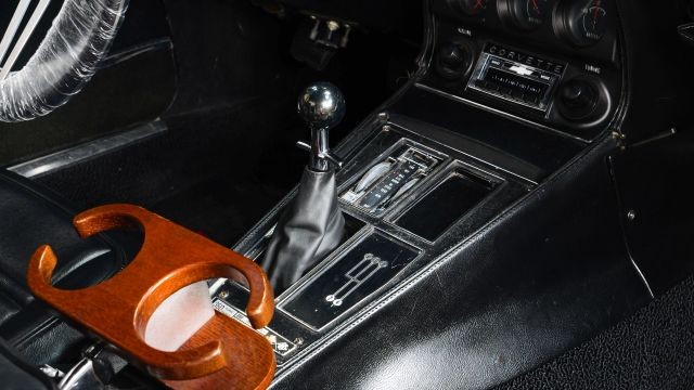 Chevrolet-Corvette-1972-20