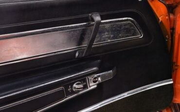 Chevrolet-Corvette-1972-24