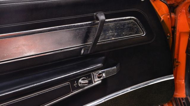 Chevrolet-Corvette-1972-24