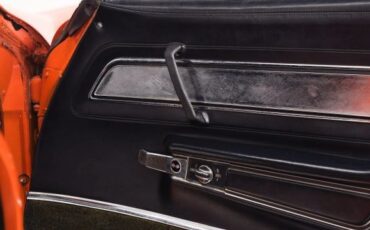 Chevrolet-Corvette-1972-26