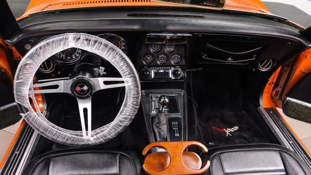 Chevrolet-Corvette-1972-27