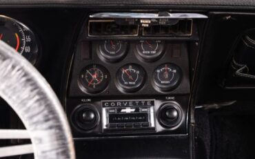 Chevrolet-Corvette-1972-28