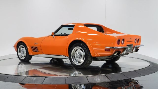 Chevrolet-Corvette-1972-3