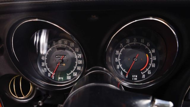 Chevrolet-Corvette-1972-30