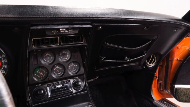 Chevrolet-Corvette-1972-31