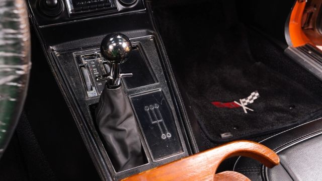 Chevrolet-Corvette-1972-32