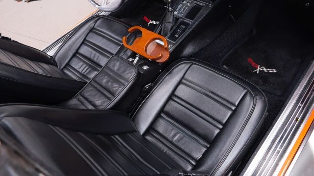 Chevrolet-Corvette-1972-33