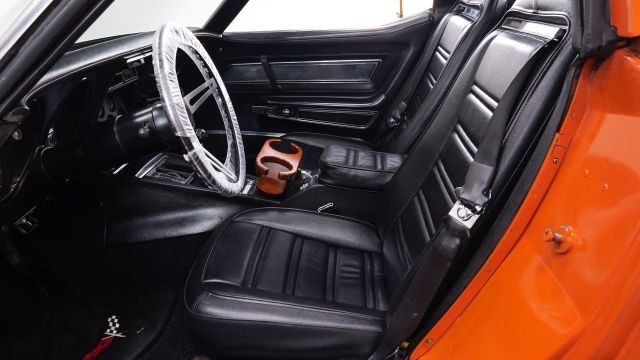 Chevrolet-Corvette-1972-34