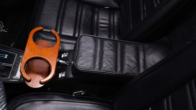 Chevrolet-Corvette-1972-35