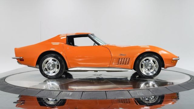 Chevrolet-Corvette-1972-8